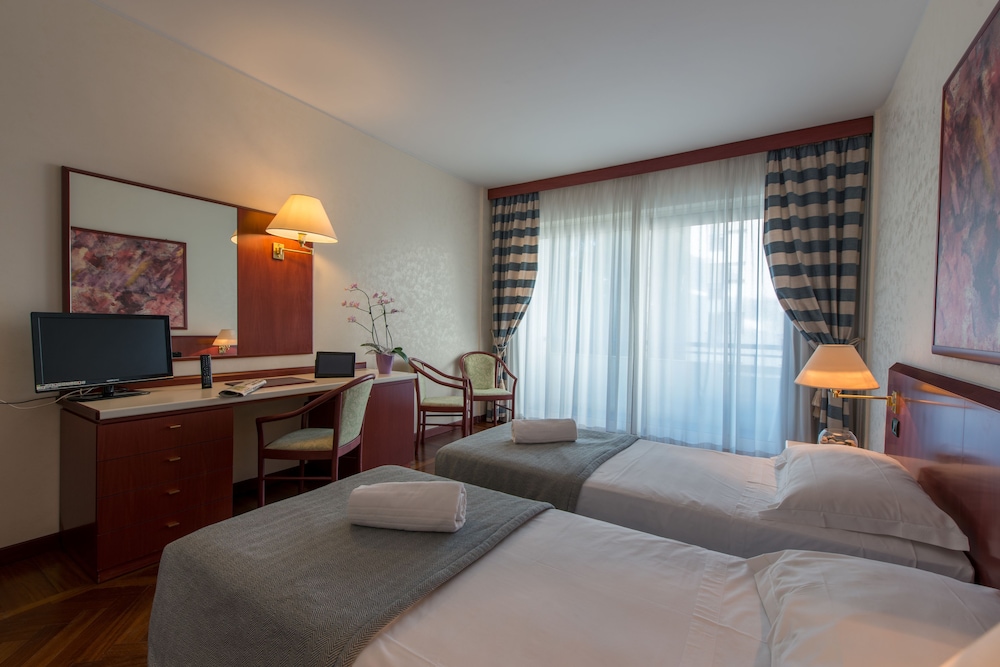 Double Room (Green) - Photo 3