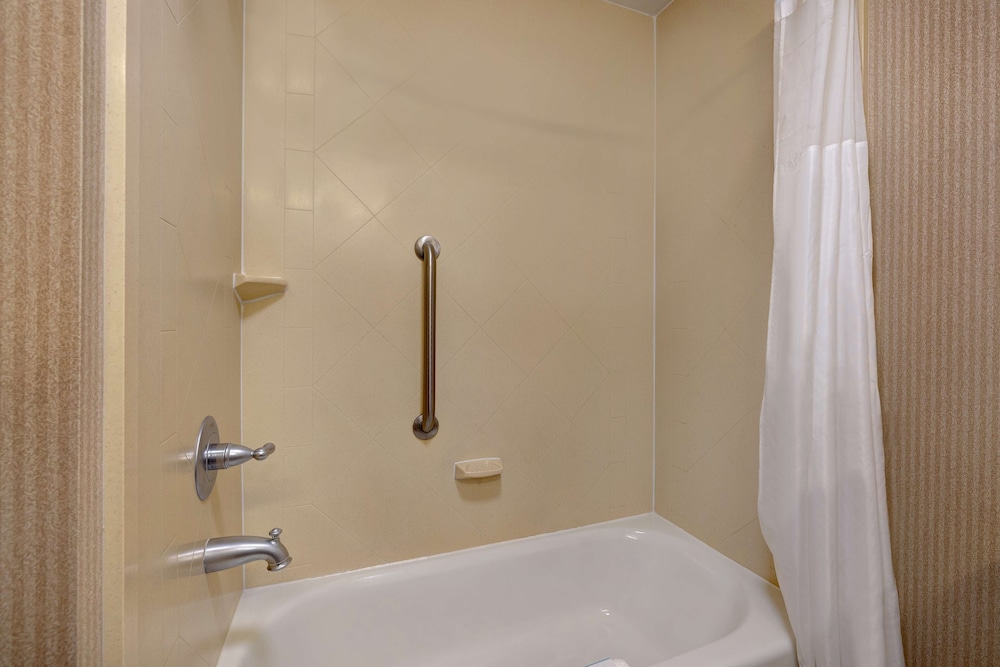 Room, 1 King Bed, Accessible - Photo 1