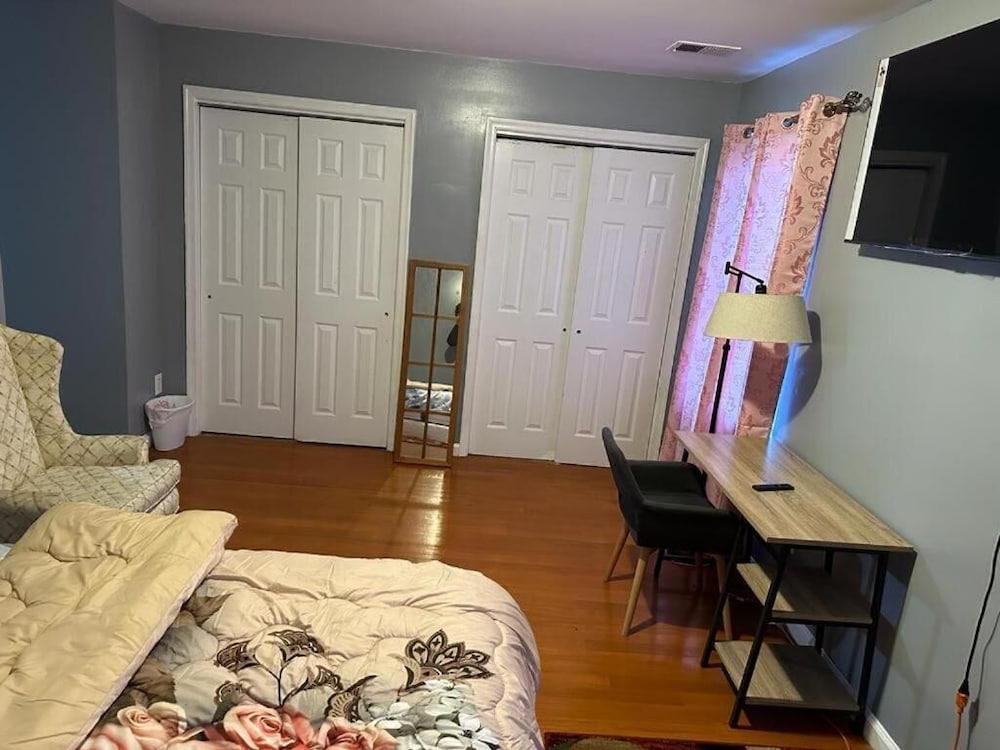 Family Studio, Multiple Beds, Non Smoking, Private Bathroom