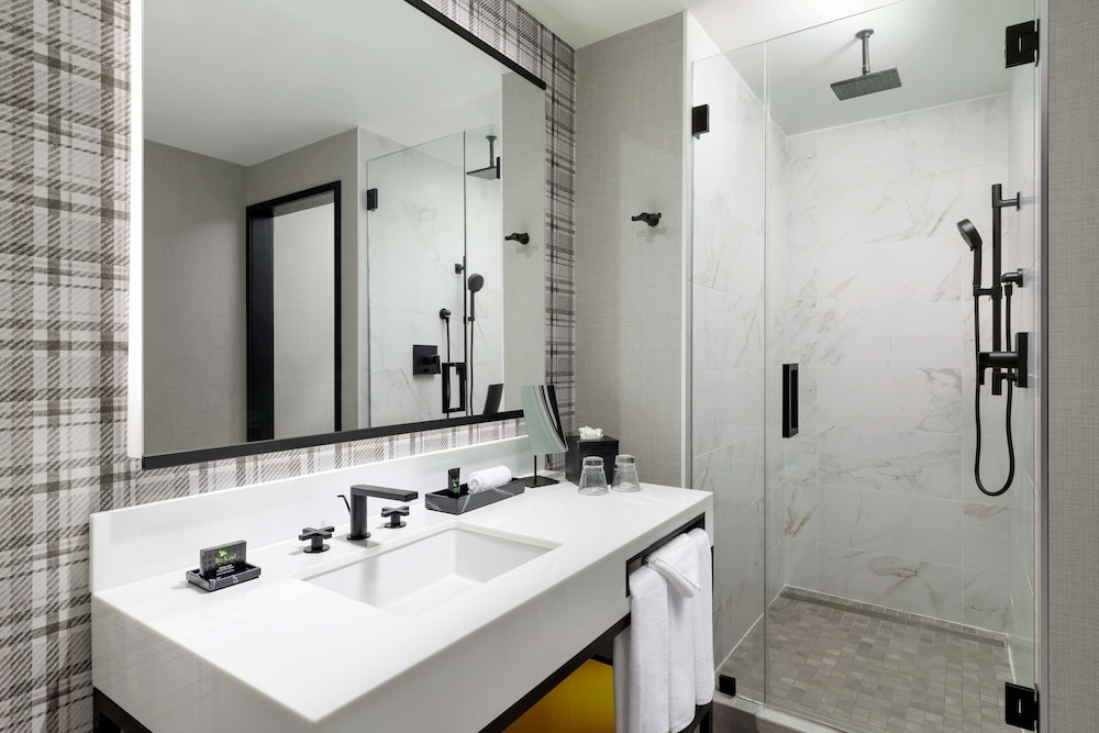 Suite, 1 Bedroom photo 2