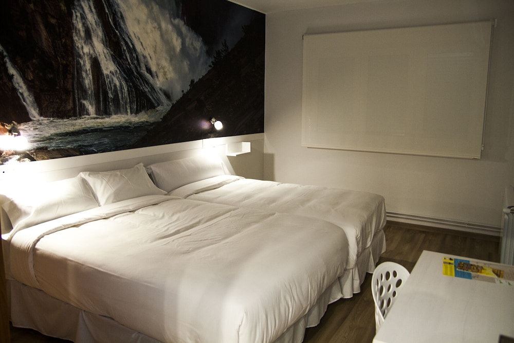 Deluxe Quadruple Room (4 pax)