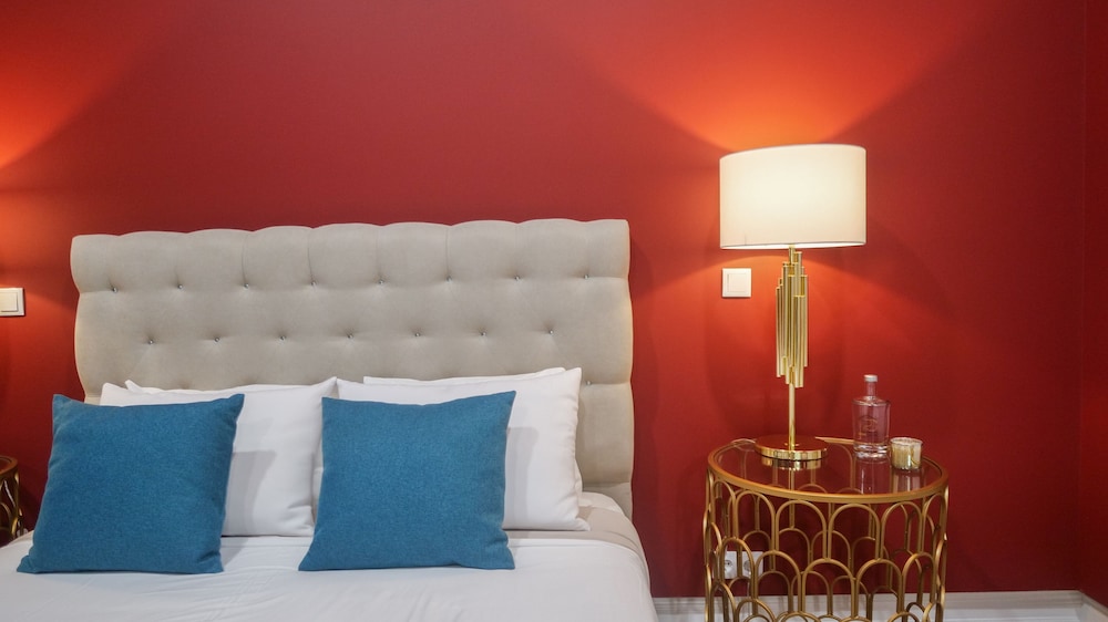 Standard Double Room, 1 Queen Bed, City View (Red) photo 3