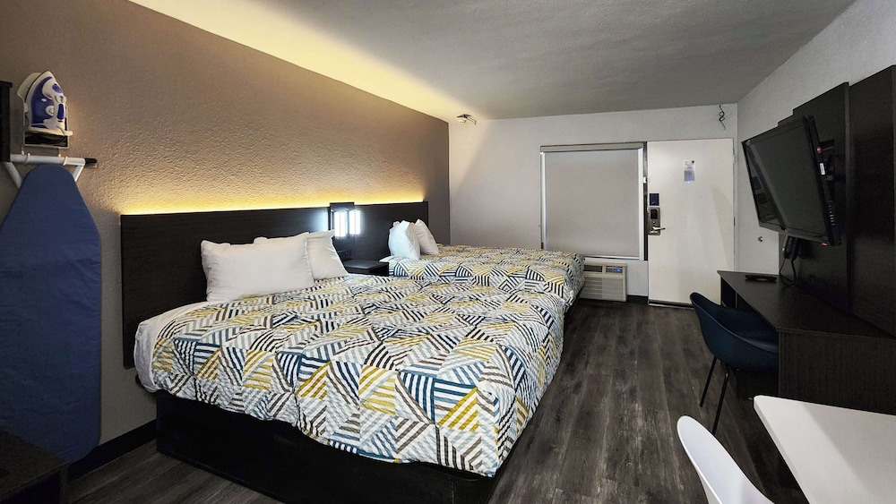 Standard Room, 2 Double Beds, Non Smoking, Kitchen photo 2