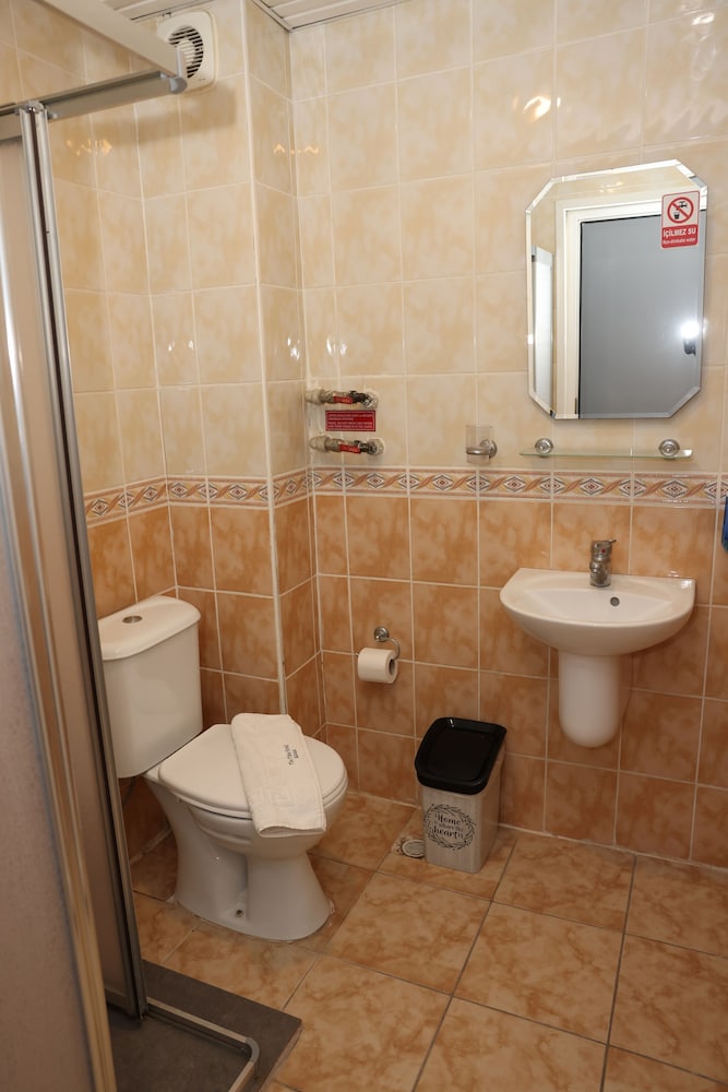 Deluxe Double Room - Photo 11