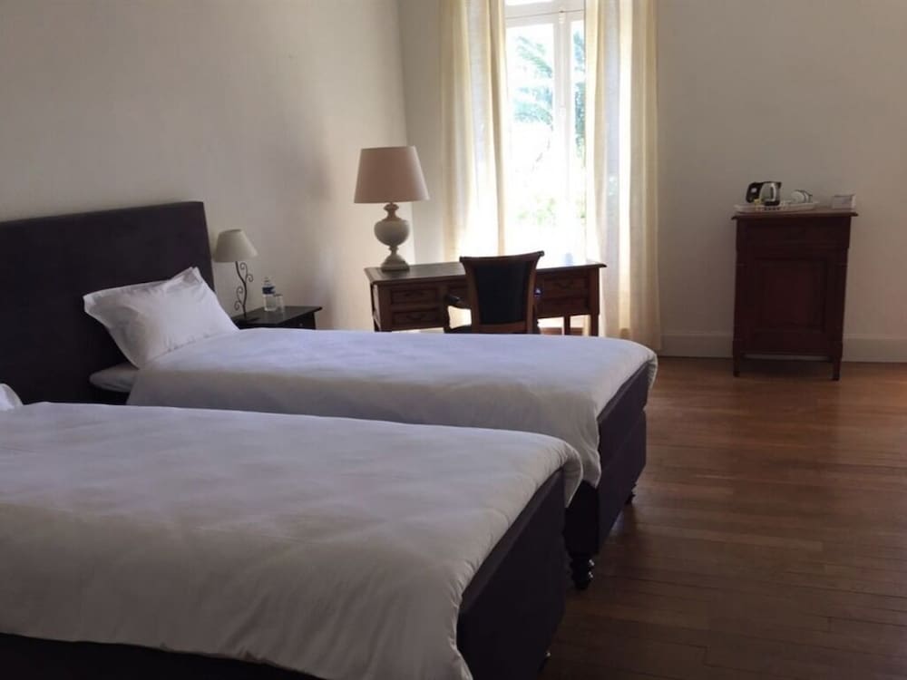 Deluxe Double or Twin Room, Ensuite, Garden View photo 2