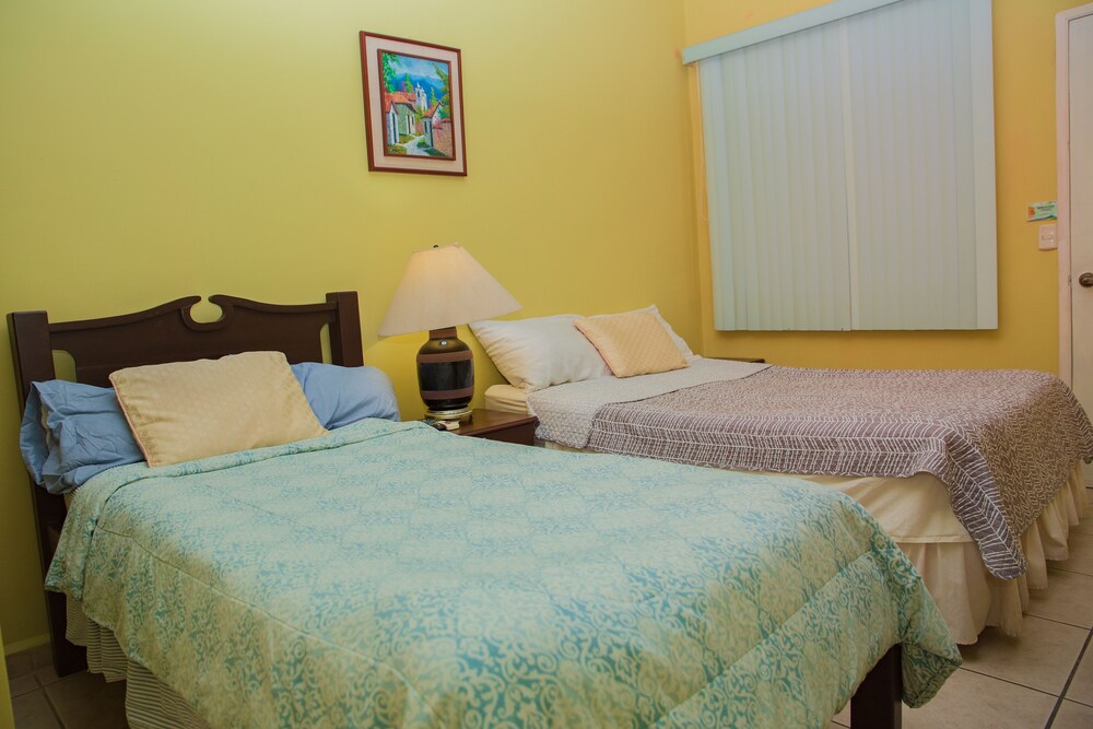 Standard Double Room, Multiple Beds photo 3