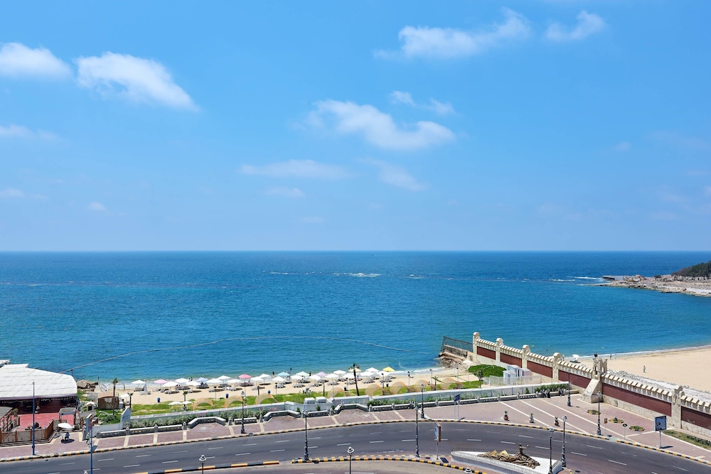 Room, 2 Twin Beds, Smoking, Sea View (Balcony) - Photo 7