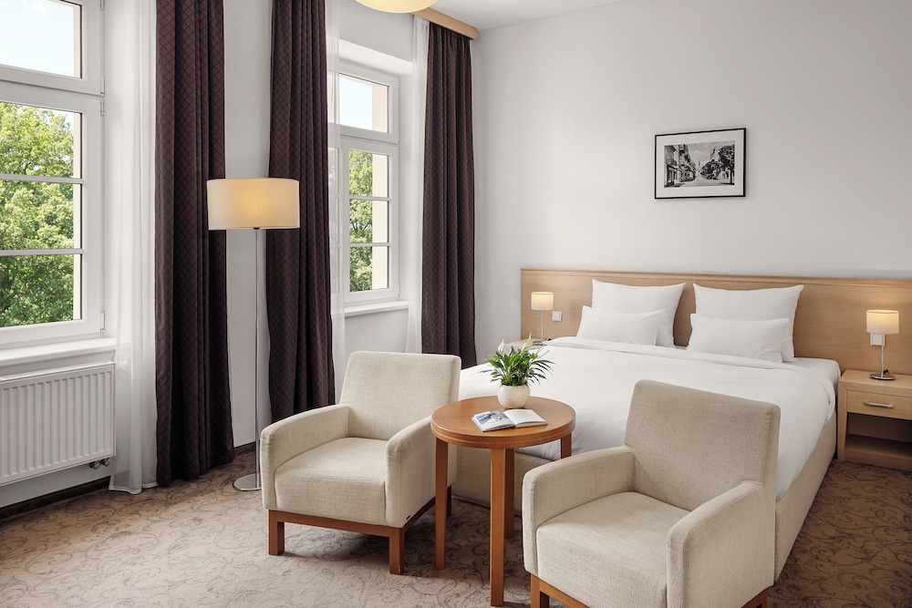 Classic Room, 1 Queen Bed, Park View photo 1
