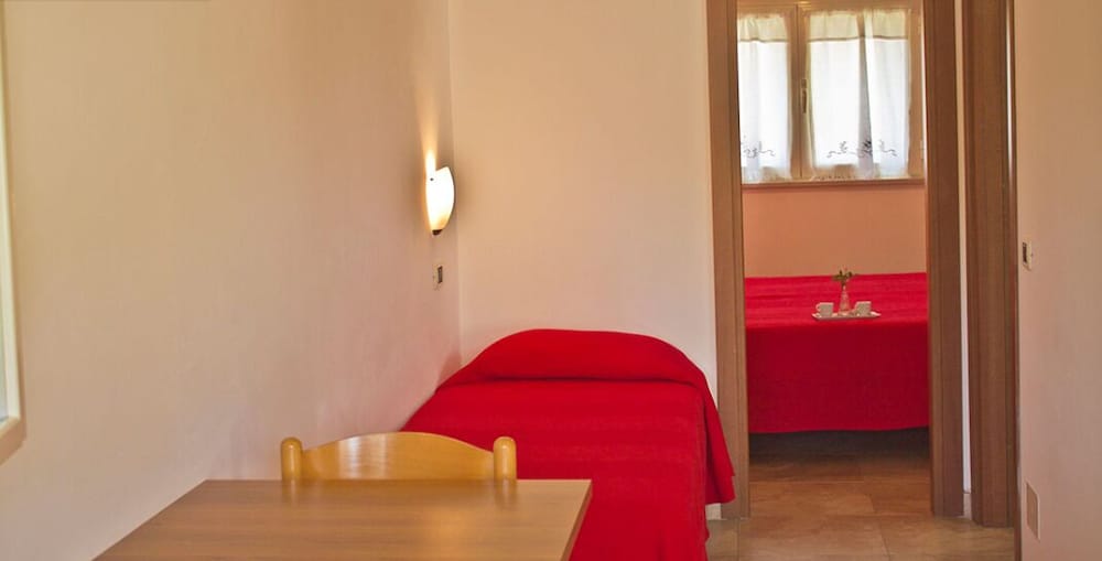 Bungalow (C) photo 2