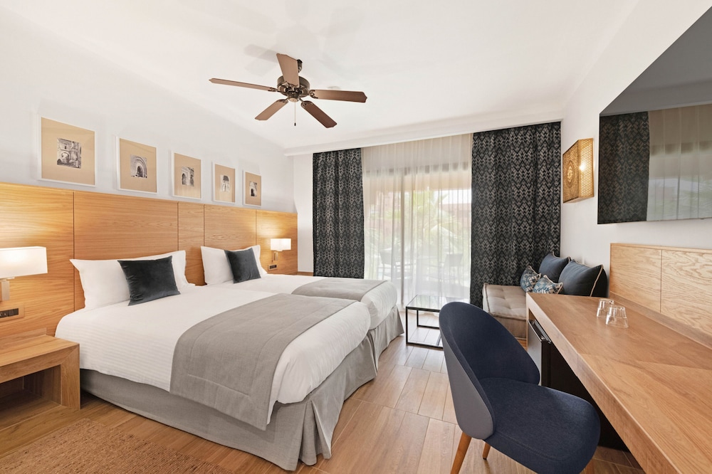 Standard Double Room, Balcony, Garden View photo 3