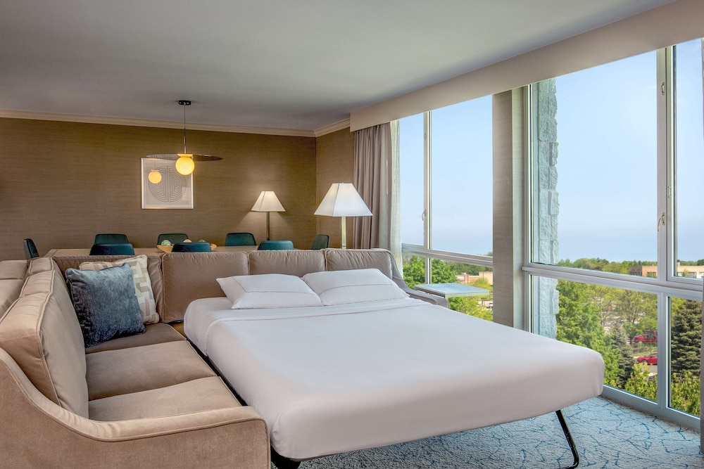 Suite (North Shore Suite with Parlor) photo 1