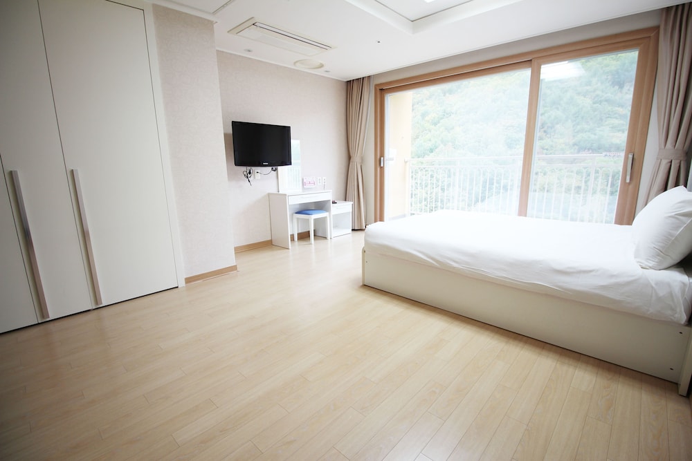 Prime A (Ondol or Bed type randomly assigned) photo 1