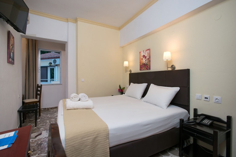 Economy Double or Twin Room photo 3