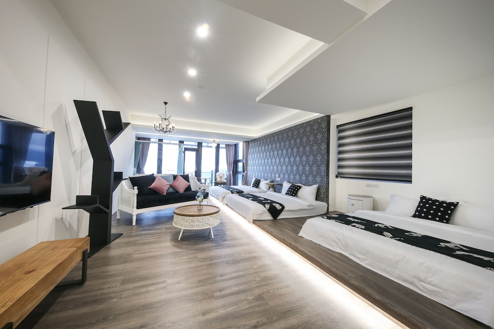 Family Room photo 1