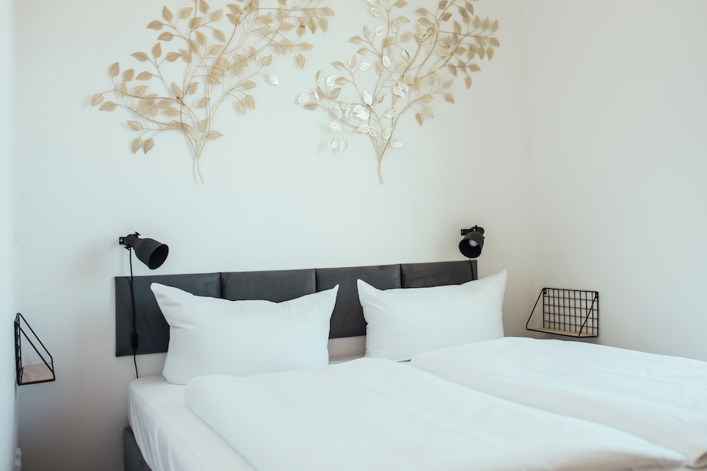 Deluxe Studio Suite
