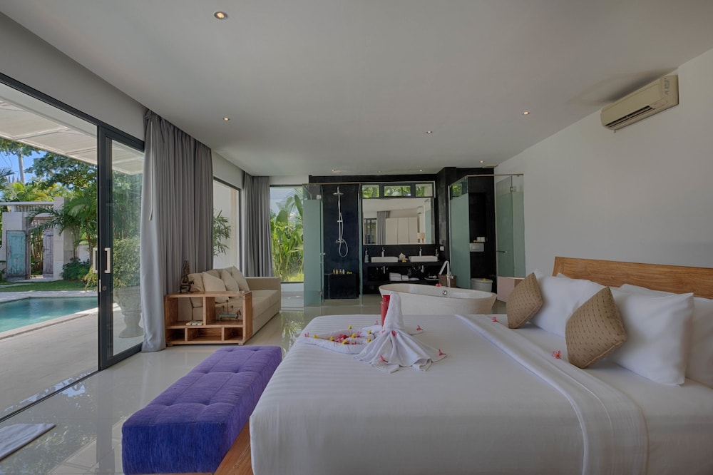 Comfort Villa, 3 Bedrooms, Pool View photo 3