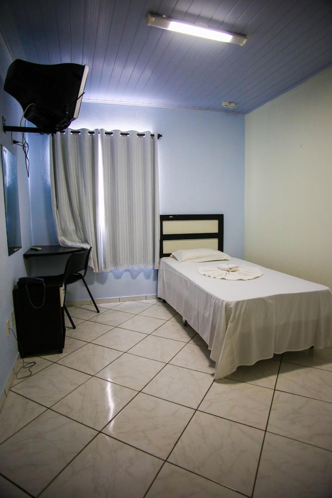 Quarto Solteiro Economico Banheiro Compartilhado