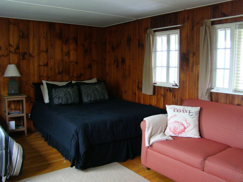 Family Room, Multiple Beds photo 1