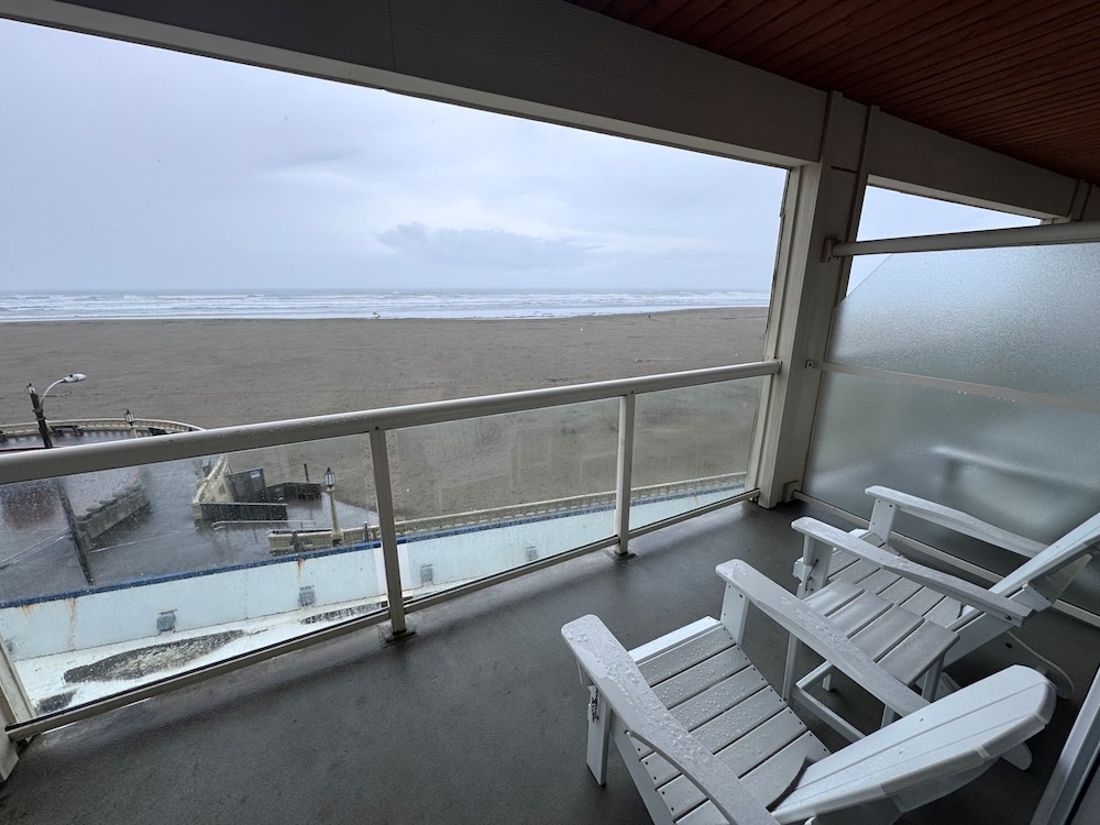 Premium Room, 2 Queen Beds, Balcony, Ocean View - Photo 6