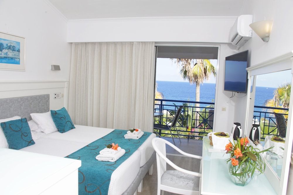 Superior Room, Sea View - Photo 1