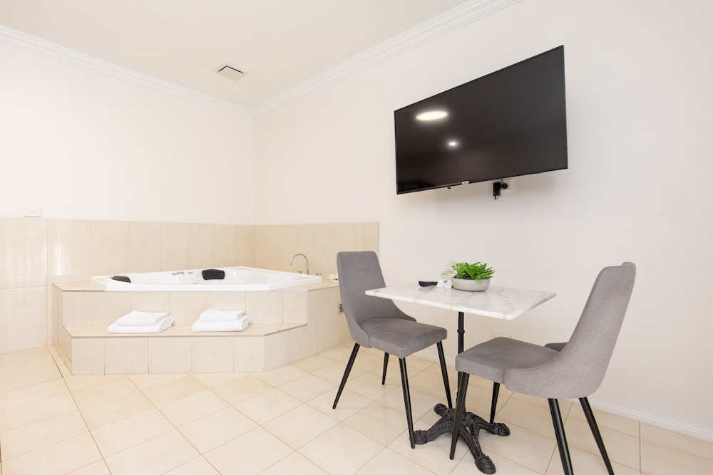 King Spa Suite photo 3