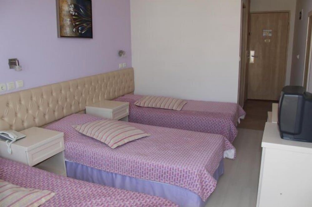 Standard Quadruple Room photo 2