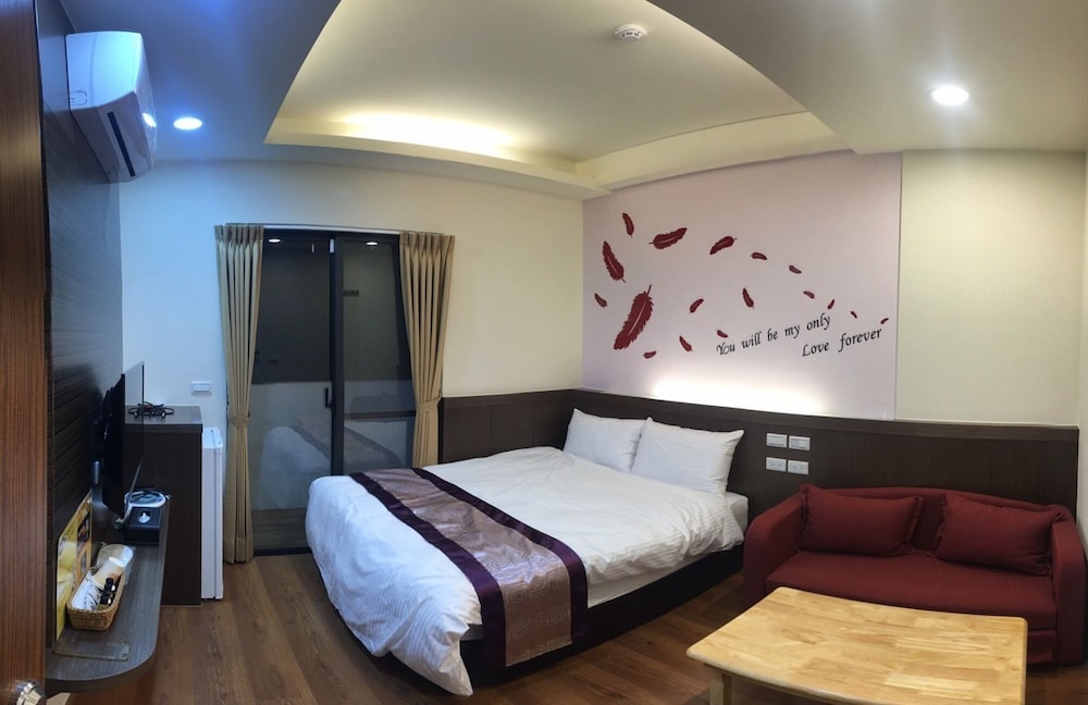 City Double Room, 1 Queen Bed, Non Smoking photo 2