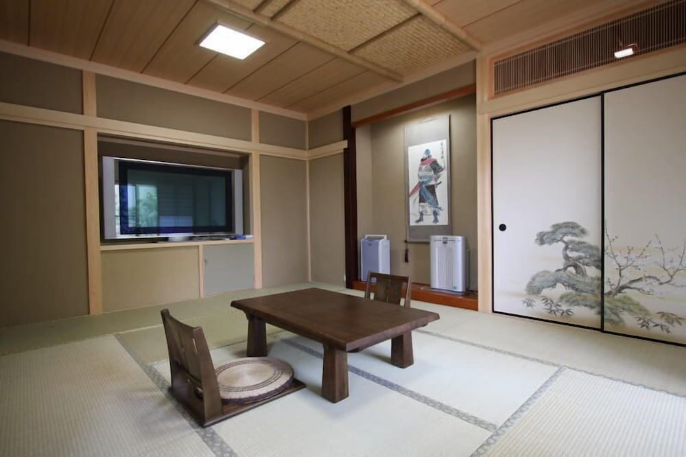 Yamatsutsuji photo 1