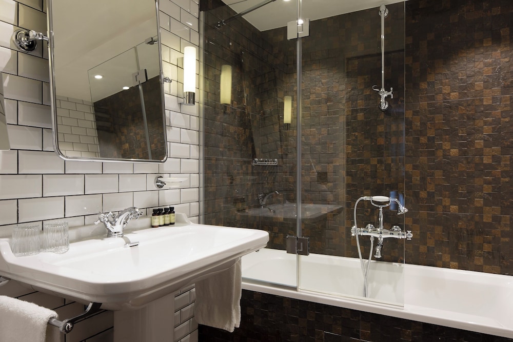 Hotel Whistler bathroom photo
