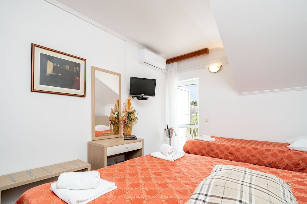 Triple Room, Balcony
