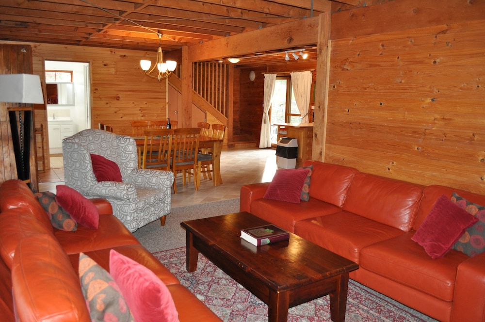 3 Bedroom House plus a Loft, Vineyard View photo 2