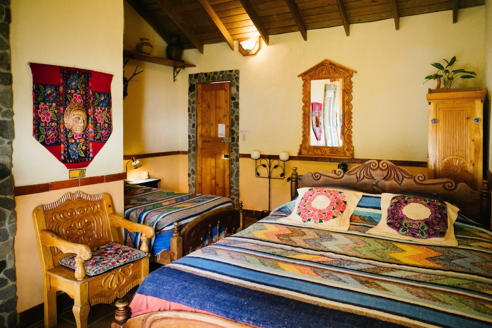 Standard Room, Multiple Beds photo 1