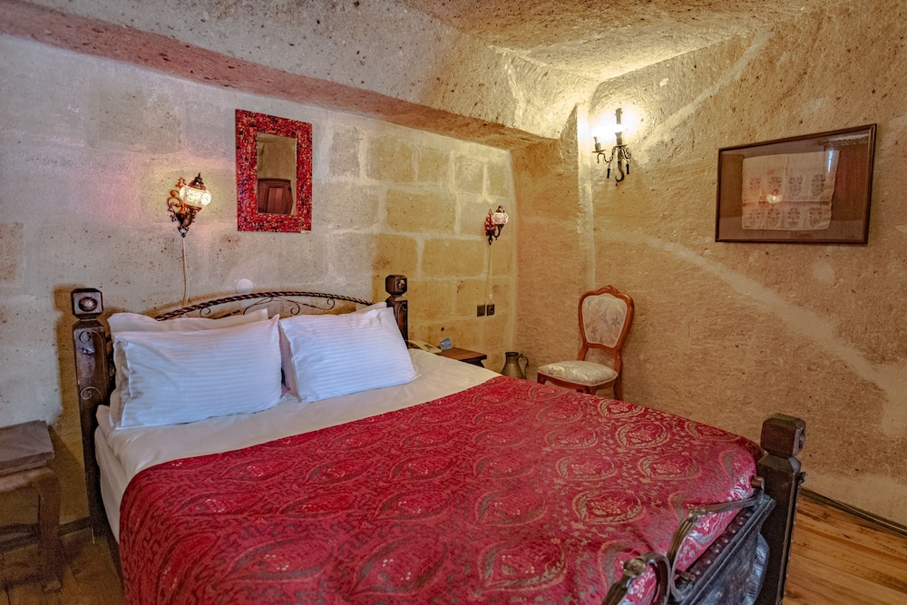Cave Suite - Photo 2