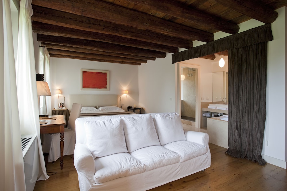 Premium Double Room photo 2