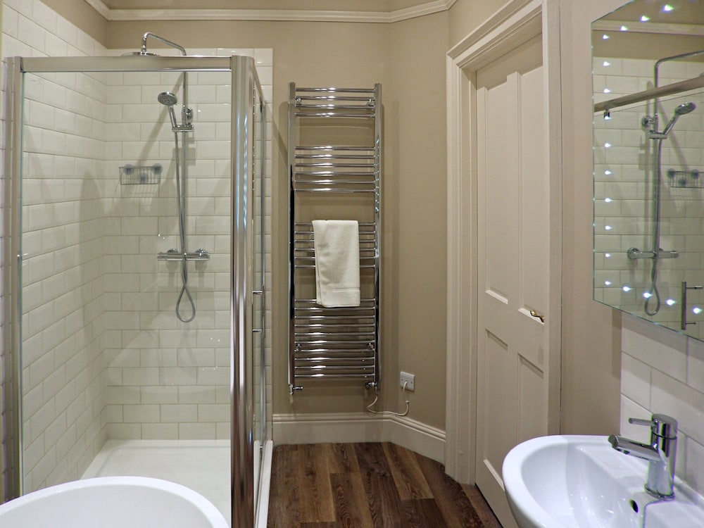 Luxury Double Room, Ensuite - Photo 7