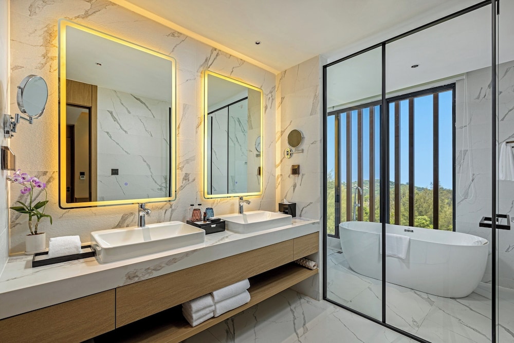 One Bedroom Suite - Photo 6