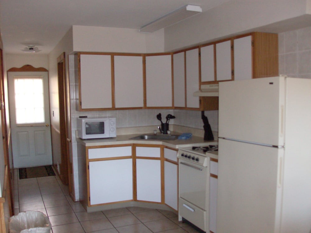 Townhouse, 3 Bedrooms, 4 Double Beds, 1 Queen Bed, 2 Story, 1.5 Bath photo 3