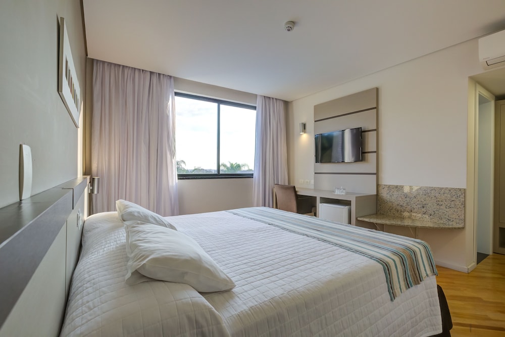 Deluxe Double Room - Photo 9