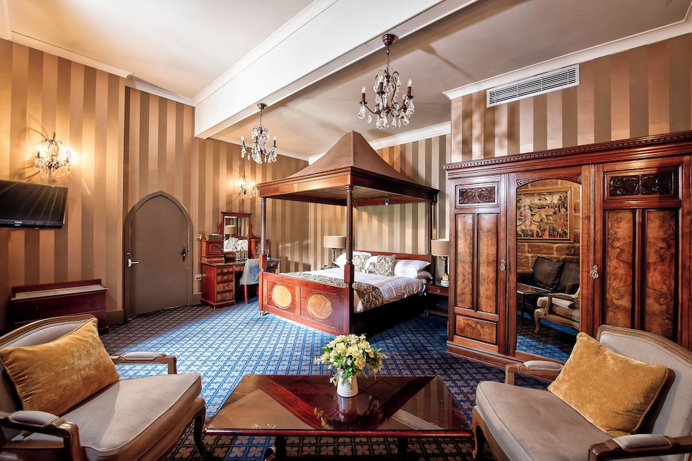 The Radcliffe Suite