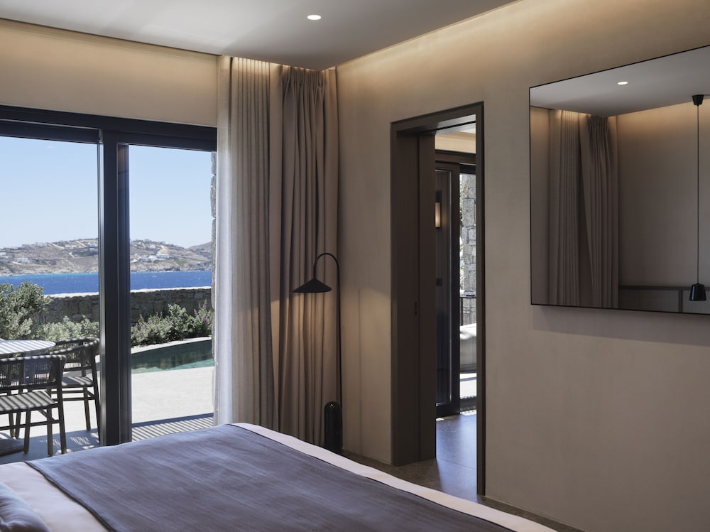 Executive Suite, Private Heated Pool, Sea View - Photo 12