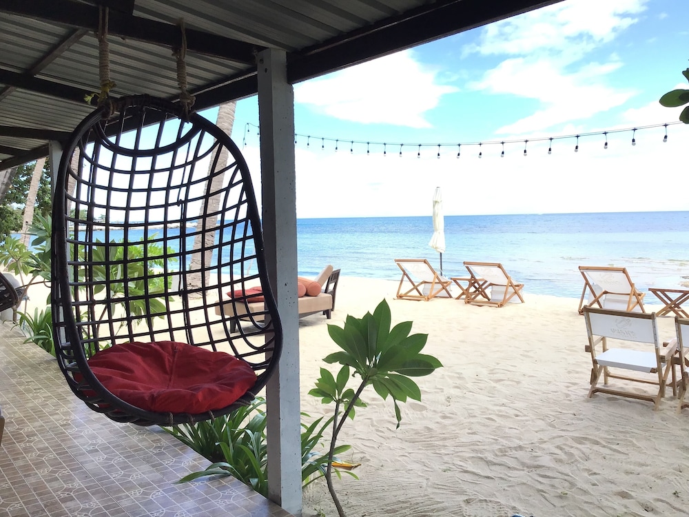 Beachfront Studio Aircon photo 3