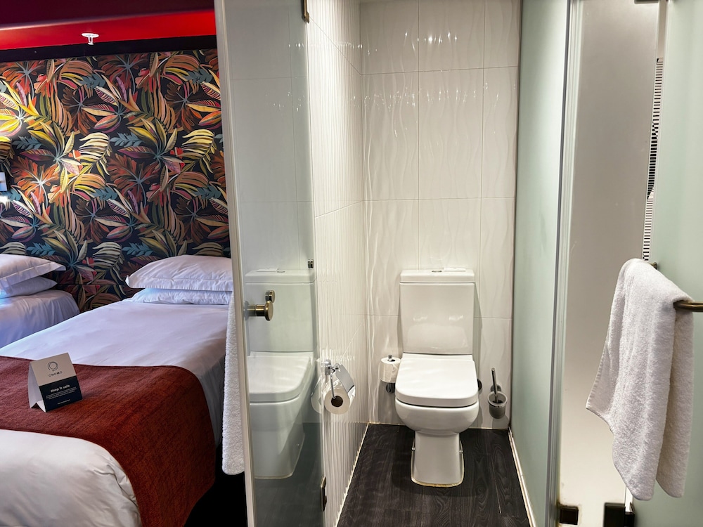 Standard Twin Room - Photo 8