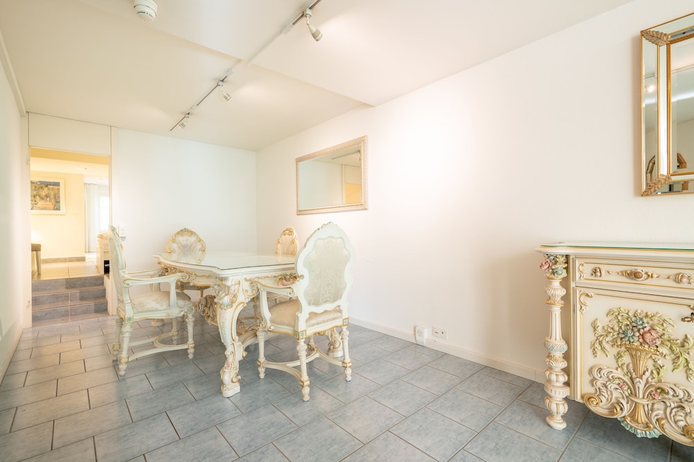 Honeymoon Suite - Photo 26