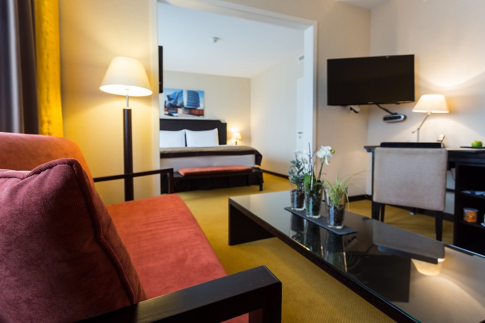Junior Suite, 1 Bedroom, Non Smoking - Photo 4
