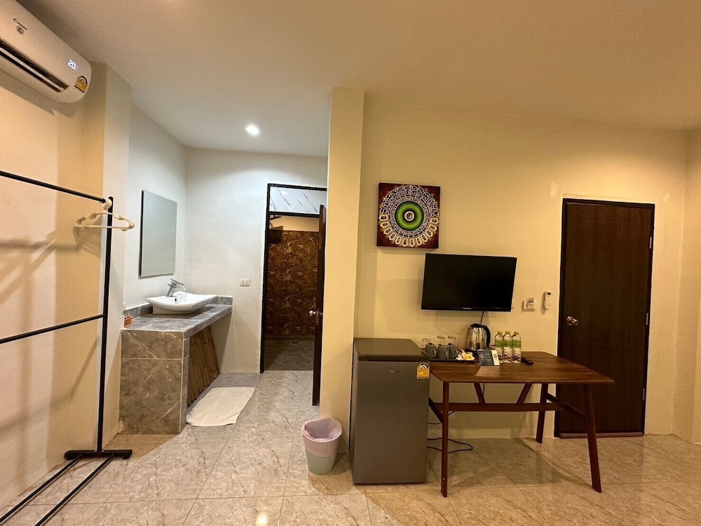 Standard Triple Room - Photo 2
