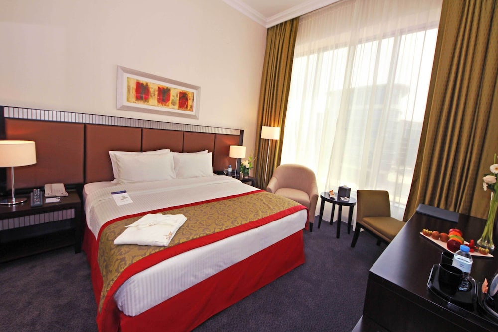 Classic Room, 1 King Bed, Non Smoking, Bathtub