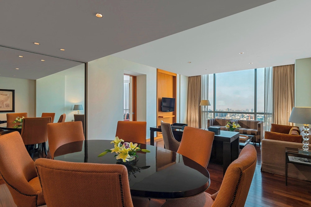 Club Suite, 1 King Bed photo 3
