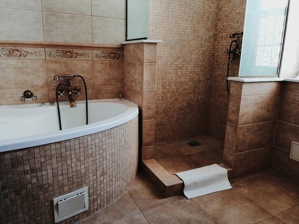 Deluxe Double Room, Balcony, City View photo 2