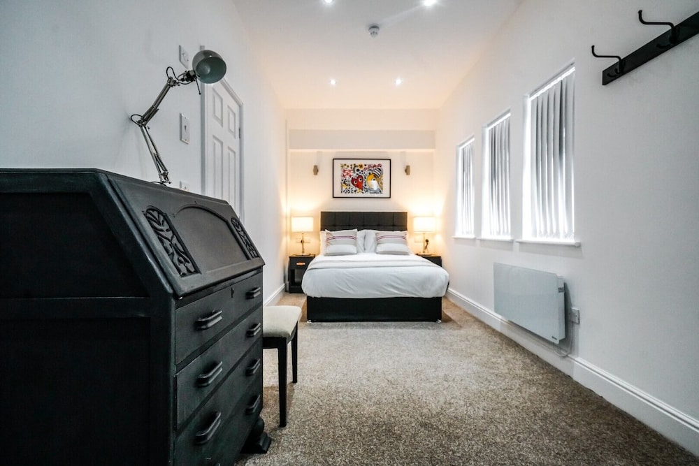 Standard Double Room, 1 Double Bed, Non Smoking, Ensuite - Photo 6