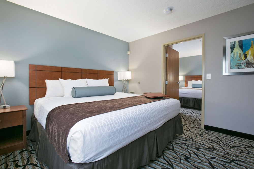 Suite, Multiple Beds, Non Smoking, Refrigerator & Microwave (with Sofabed) - Photo 1